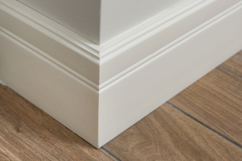 Baseboards Repair detail
