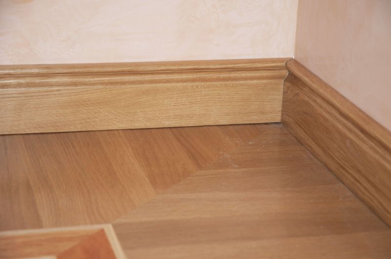 Baseboards Repair detail